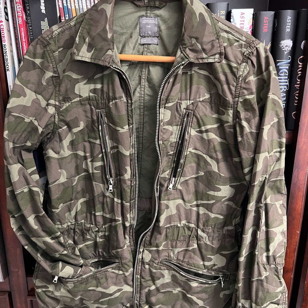 GAP Women’s Green Camouflage Jacket Size S
